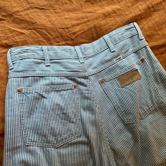 Wrangler Barrel High Rise Jean - Hick Horay Size W30